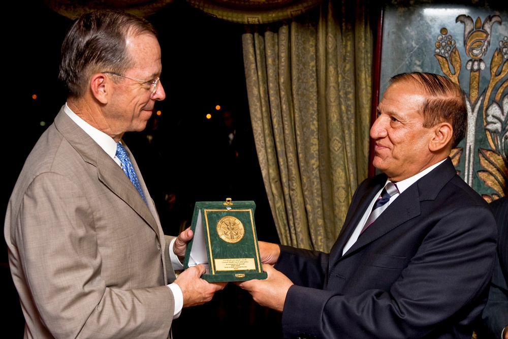Egyptian Military Chief Honors U.S. Counterpart in Cairo