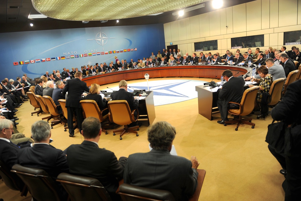 Gates Attends NATO Defense Ministerial in Brussels