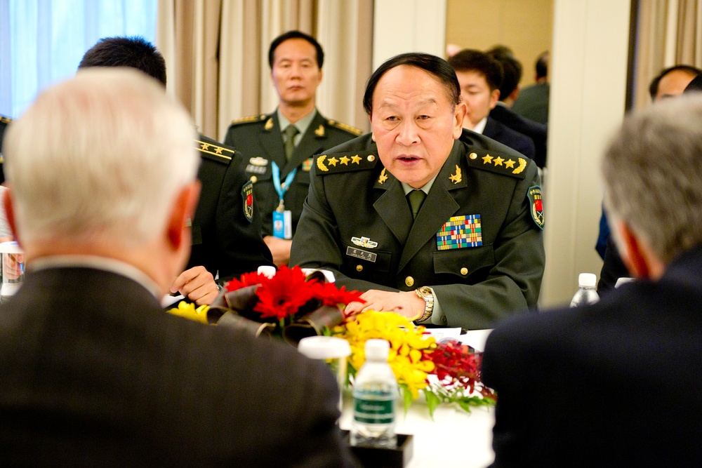 Chinese, U.S. Defense Chiefs Meet at Asia Security Summit