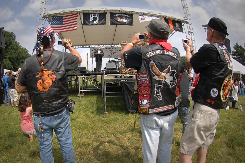 Defense Secretary Joins Rolling Thunder Motorcycle Rally to Honor Soldiers and Veterans