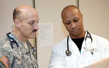 Cardiologists Discuss Patient Records at Brooke Army Medical Center