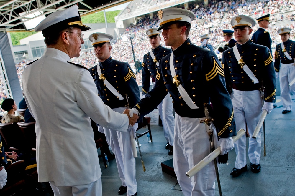 Mullen Congratulates West Point Graduates