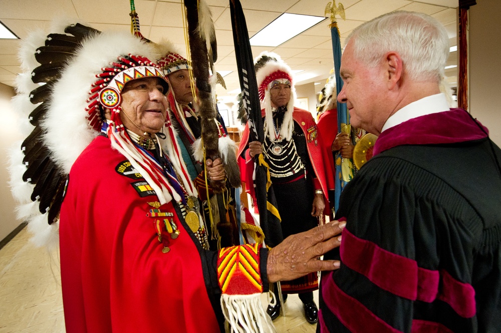 Defense Secretary Gates Honors Kiowa Tribe at Oklahoma University Commencement