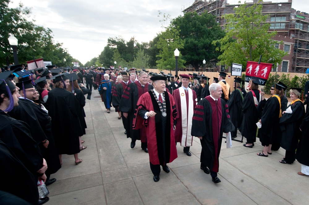 Gates, Boren Lead Commencement Procession at Oklahoma University