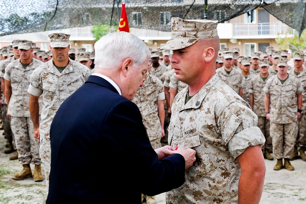 Defense Secretary Gates Honors Marine with Bronze Star for Valor
