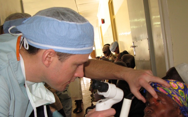 Army Ophthalmologist Provides Eye Care to Malawians