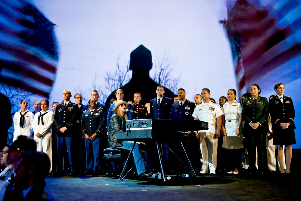 Kid Rock Performs with NYC-Area Service Members at Robin Hood Foundation Gala