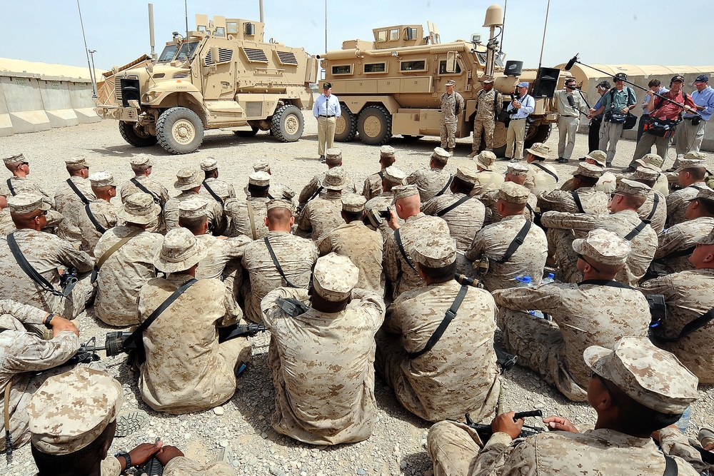 Gates Promises Wounded Marines Increased Medical Capabilities