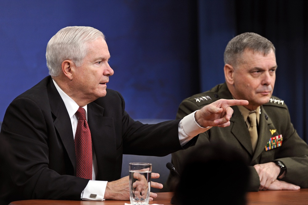 Gates, Cartwright Field Questions on Libya, Defense Budget