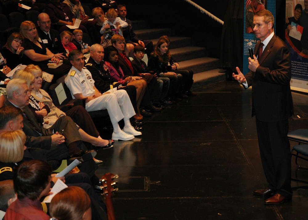 Retired Marine General Honors Military Families at Awards Ceremony
