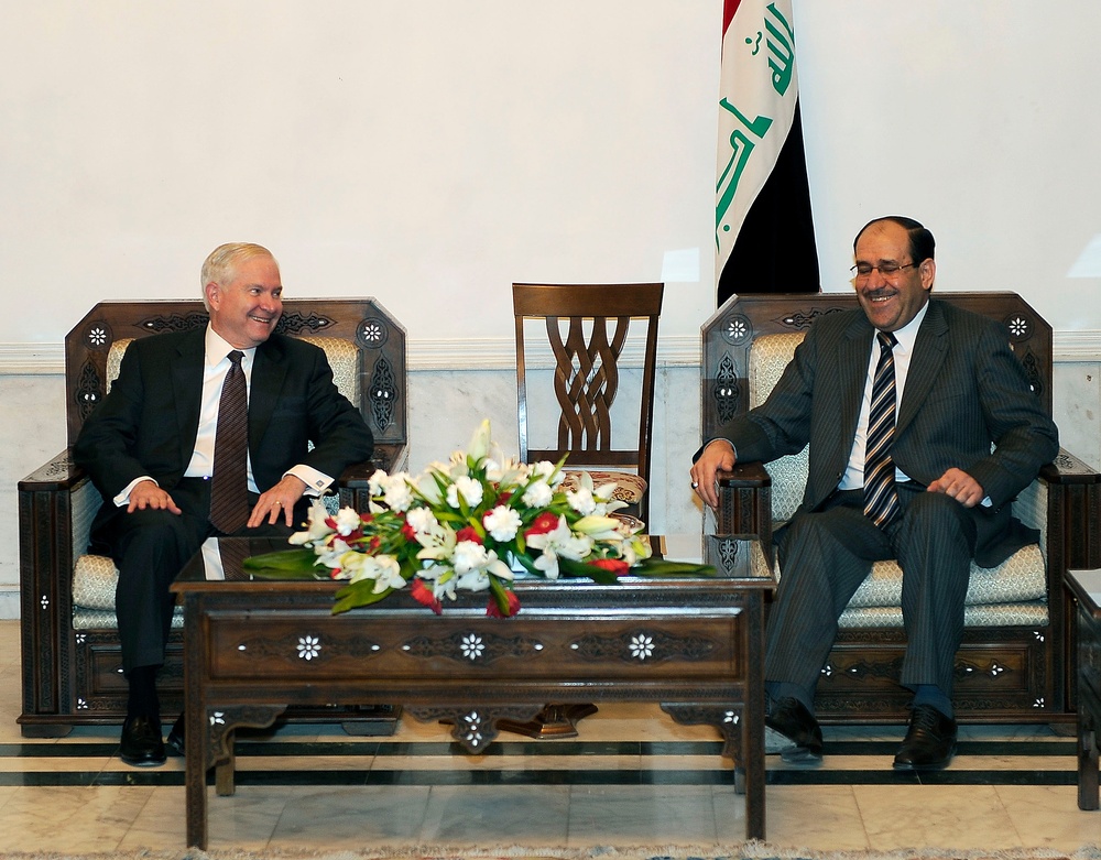 Gates Meets with Iraqi PM Maliki During Baghdad Visit