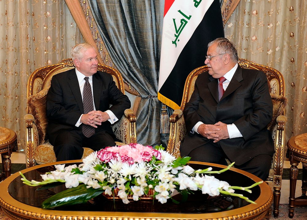 U.S. Defense Secretary Meets with Iraqi President in Baghdad
