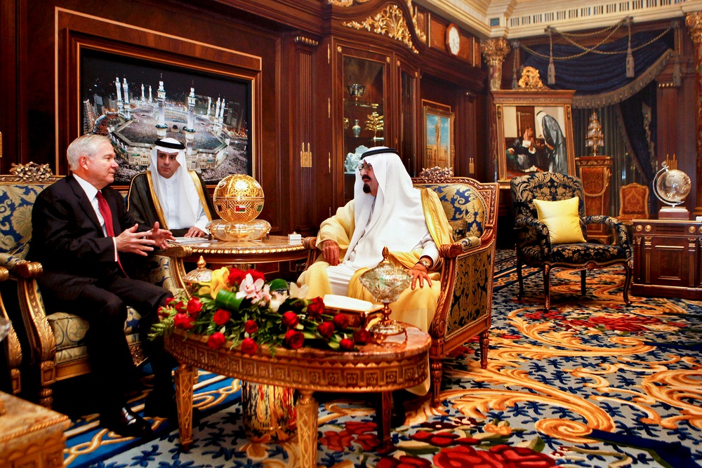 Saudi King Welcomes U.S. Defense Secretary to Riyadh