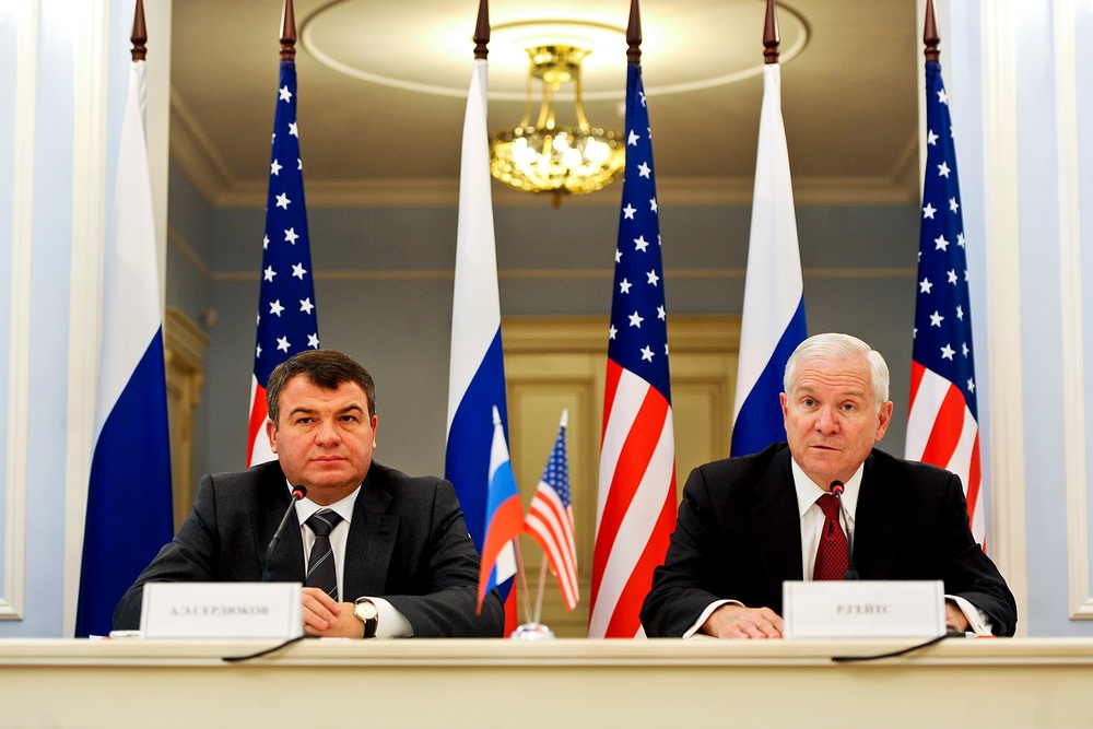 U.S., Russian Defense Chiefs Hold Press Conference in Moscow