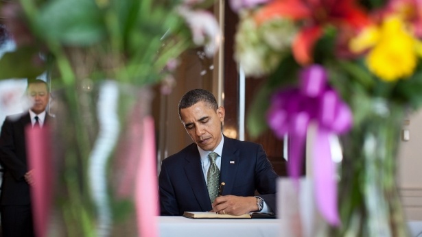 Obama Offers Condolences at Japanese Embassy After Disaster