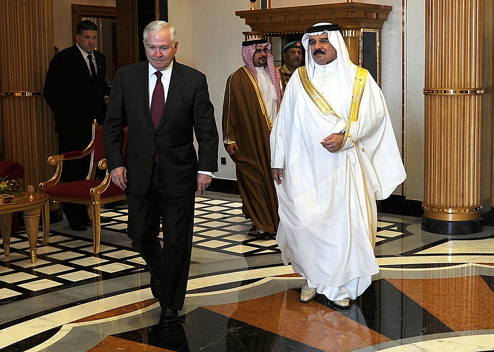 Gates Meets with Bahrain's King Amid Unrest