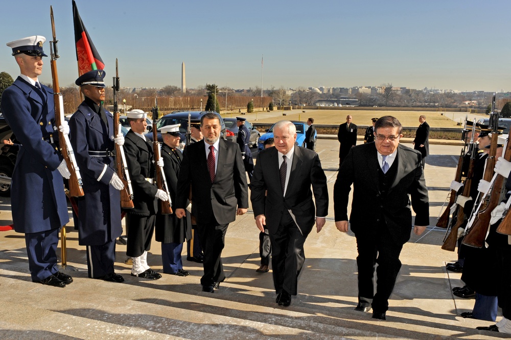 Defense Secretary Gates Hosts Afghan Officials at Pentagon Security Forum
