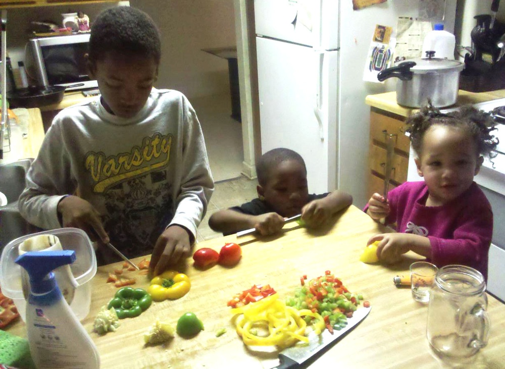Military Family Comes Together for Holiday Meal While Mom Serves Overseas