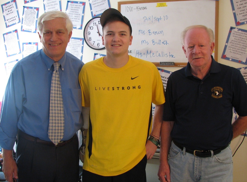 101st Airborne Soldier Receives Visits and Support at Walter Reed