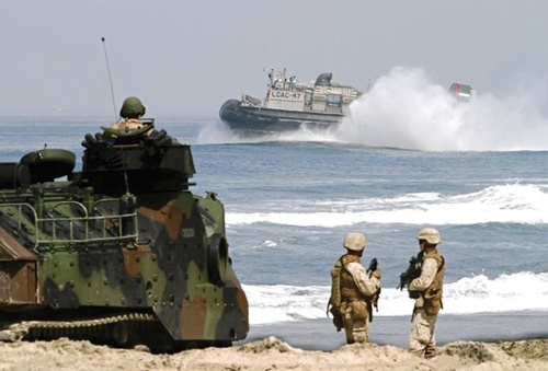 Marines Conduct Assault Training Exercise on California Coast