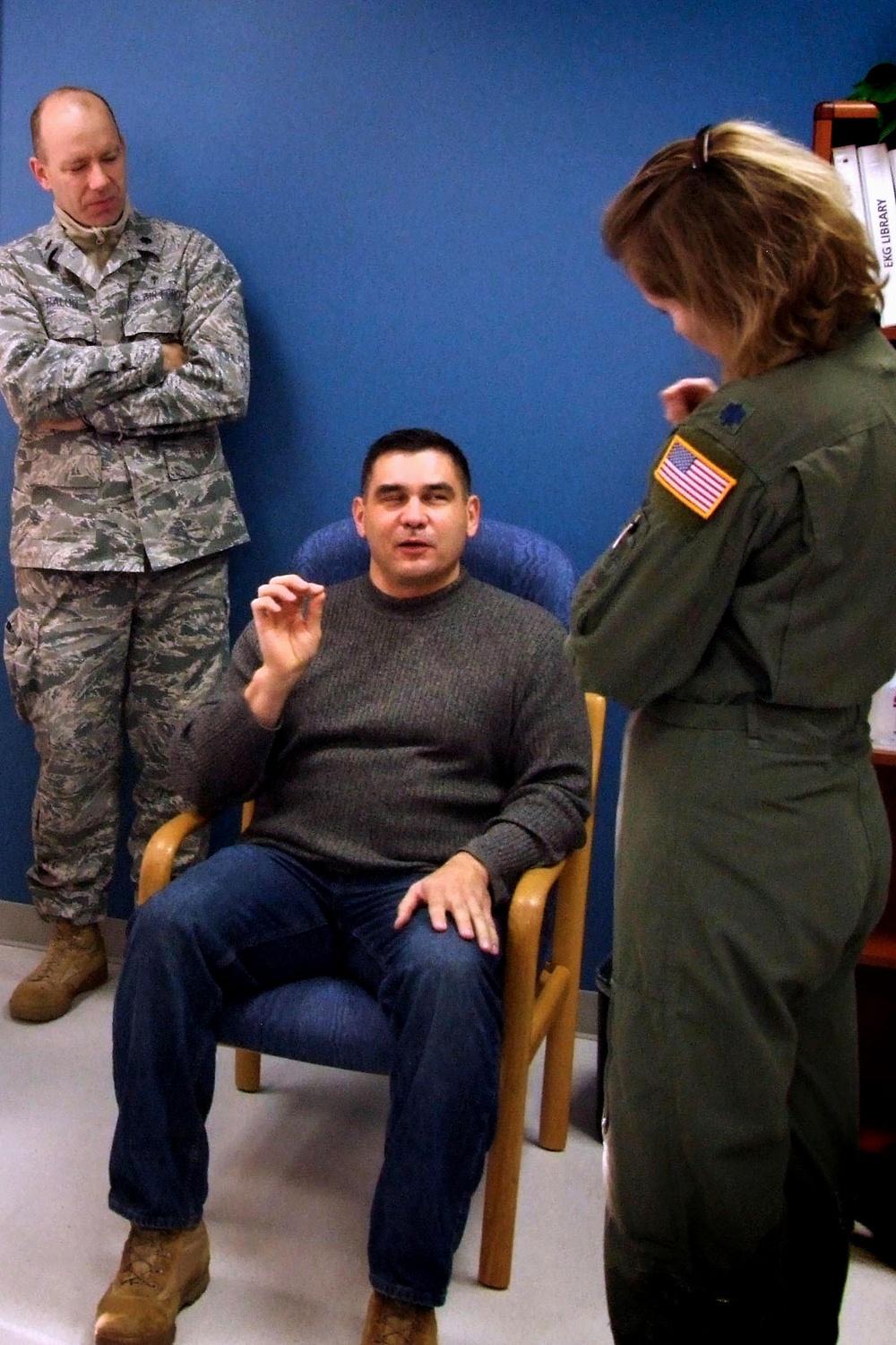 Military Doctors Learn Battlefield Acupuncture at Joint Base Andrews