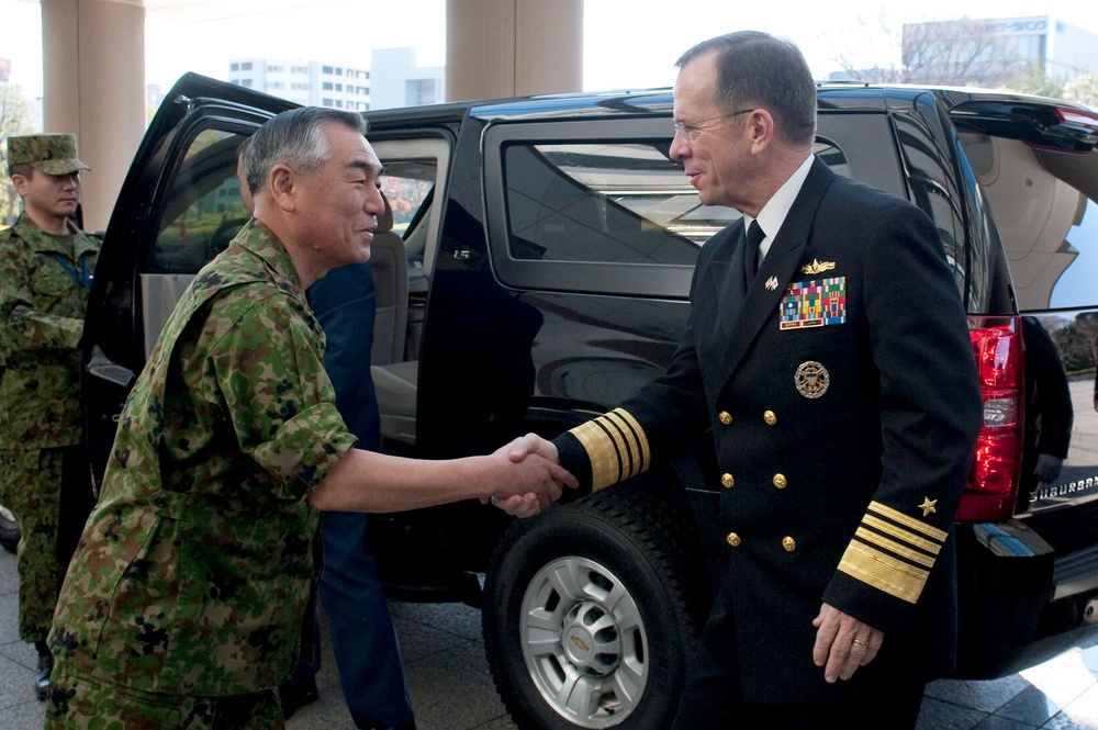 U.S. and Japanese Military Leaders Meet to Discuss Defense Cooperation