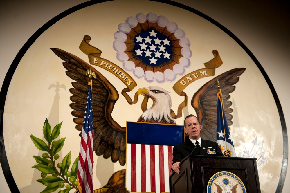 Mullen Discusses Military Cooperation with Japan Amid North Korean Tensions