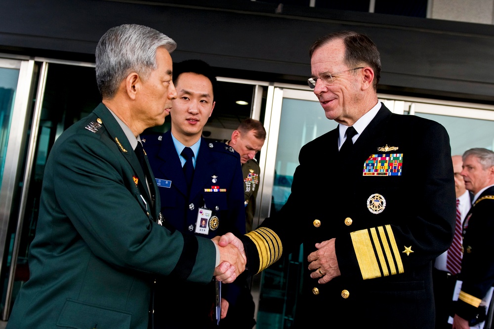 U.S. and South Korean Military Leaders Meet Amid Tensions with North Korea