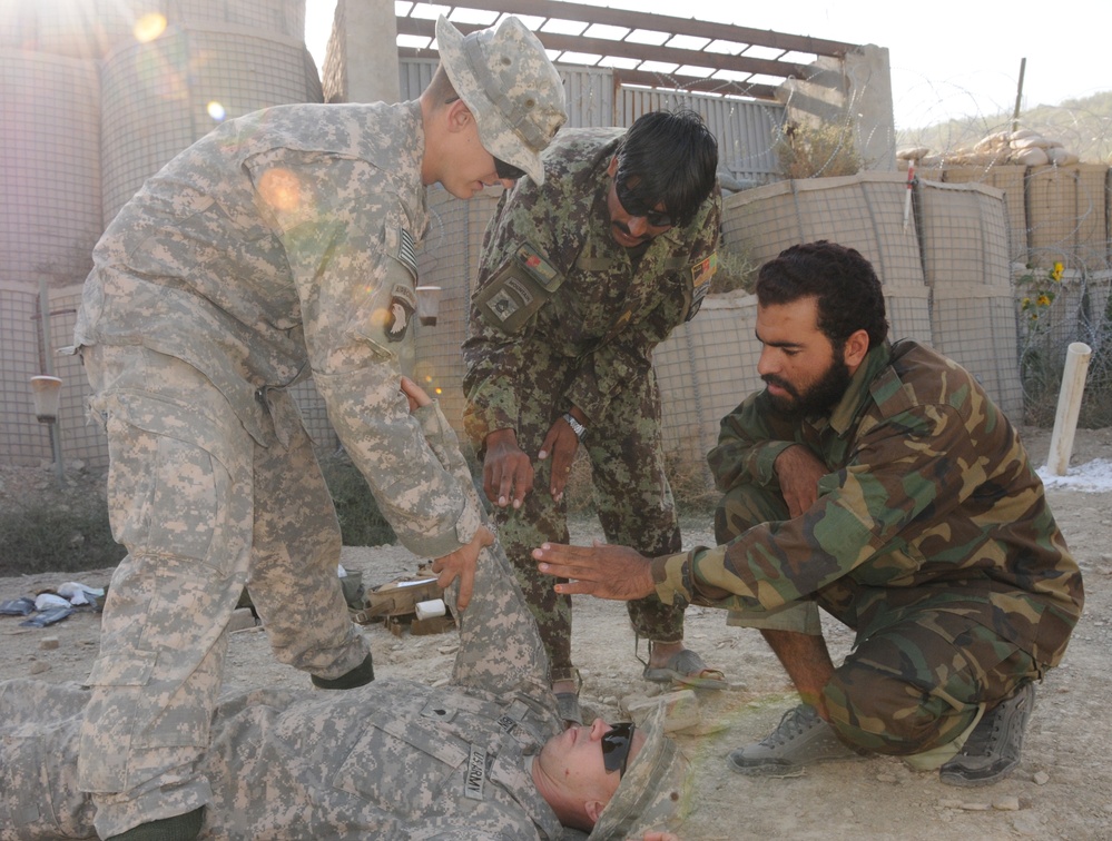 U.S. Army Medics Train Afghan Soldiers on Casualty Care
