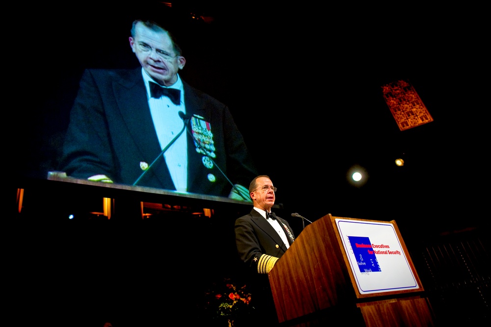 Mullen Addresses Business Leaders at Eisenhower Award Dinner