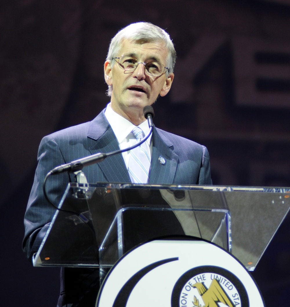 Army Secretary Discusses Budget Constraints, Modernization Efforts