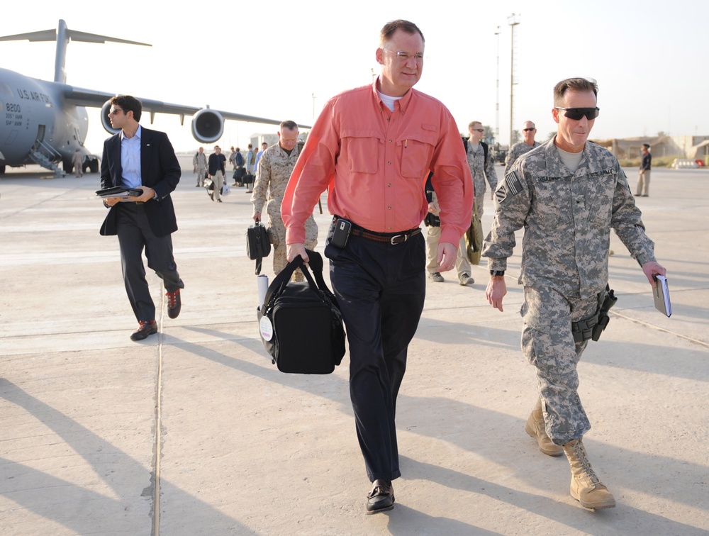Deputy Defense Secretary Visits Troops in Baghdad