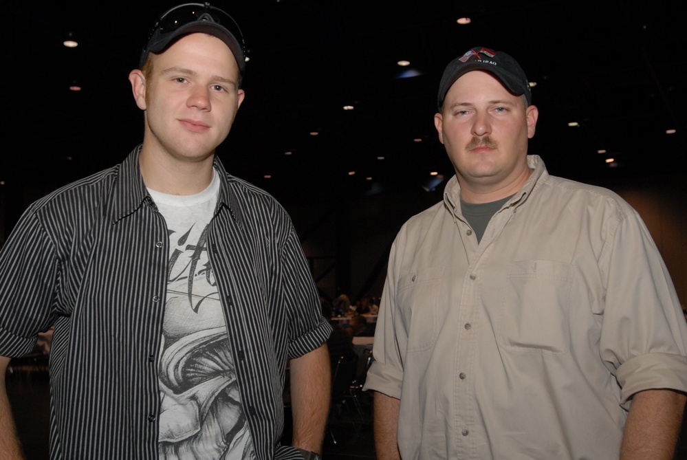 Army Reservists Reunite with Families at Yellow Ribbon Event