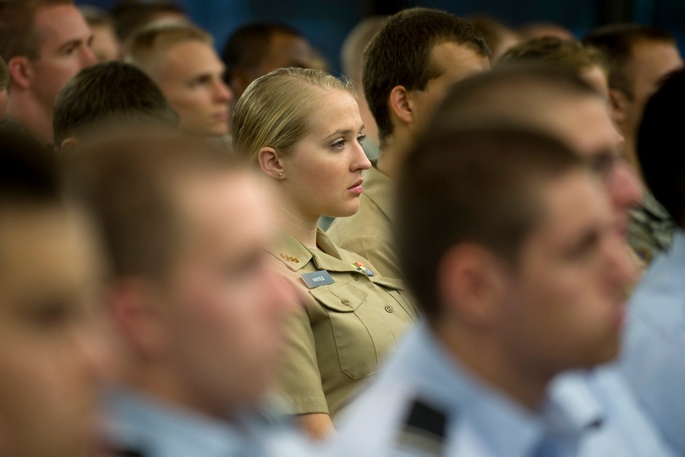 Defense Secretary Gates Addresses ROTC Cadets at Duke University