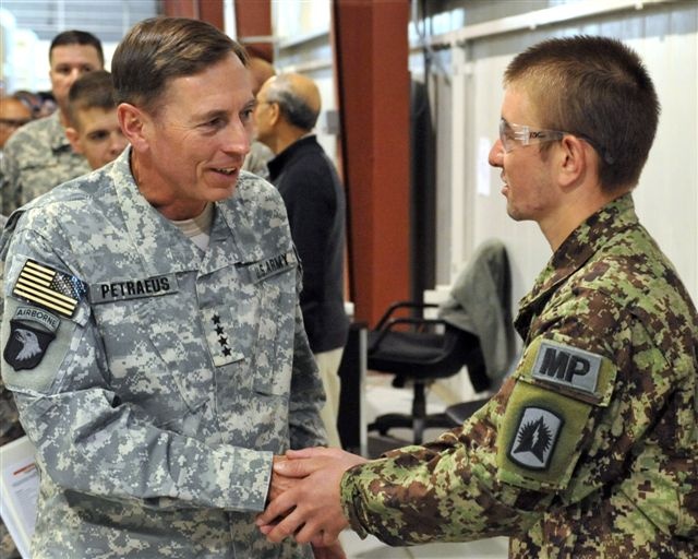 Petraeus Visits Afghan Detention Facility, Meets with Soldiers