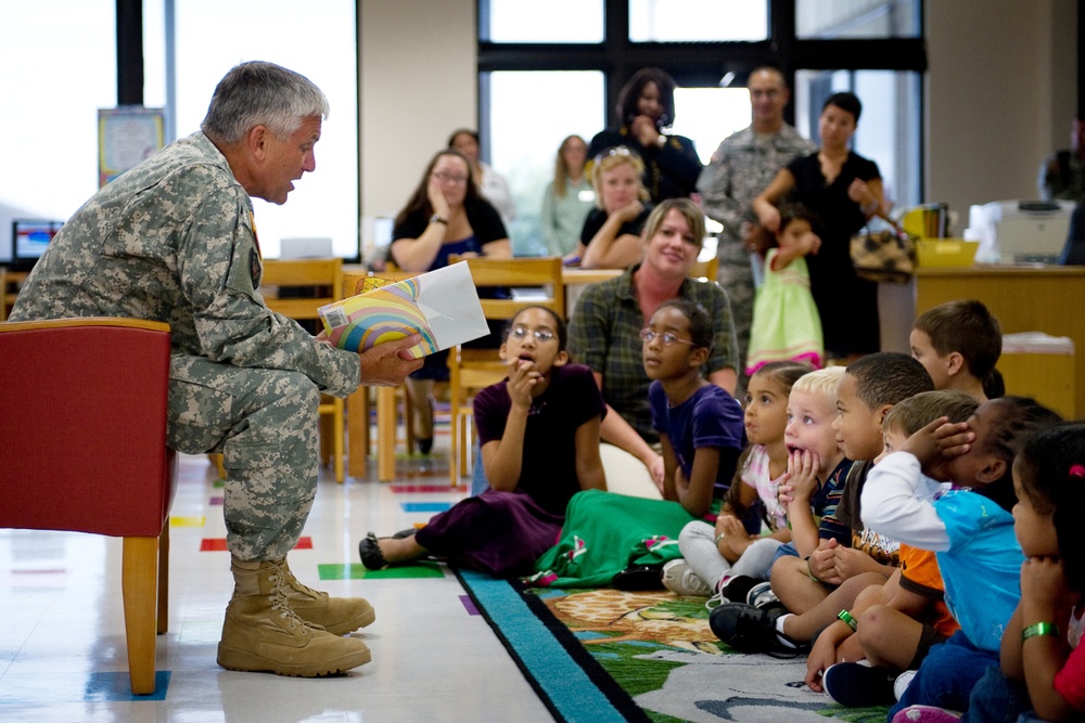 Army Chief Reads Dr. Seuss to Children at New Library Named for His Father