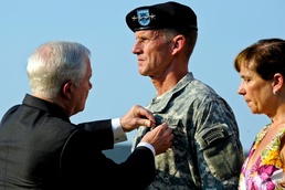 Gates Awards McChrystal Distinguished Service Medal at Retirement Ceremony