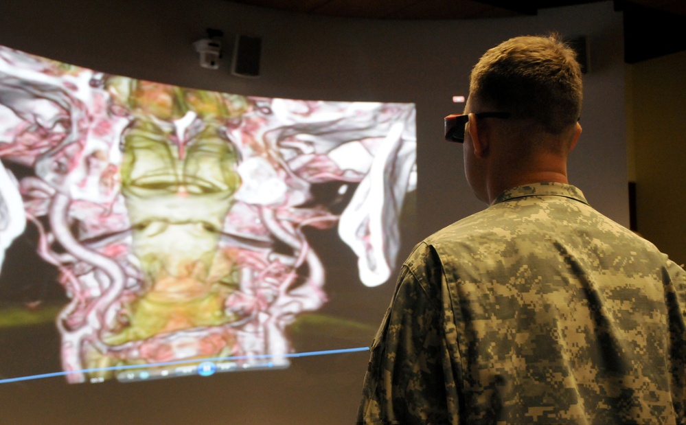 Army Staff Sgt. Explores Cutting-Edge Brain Imaging Technology at National Intrepid Center