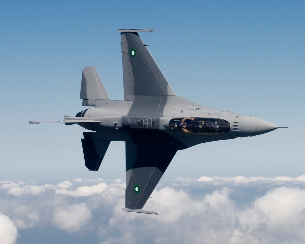 U.S. Delivers First of 18 New F-16 Jets to Pakistan's Air Force