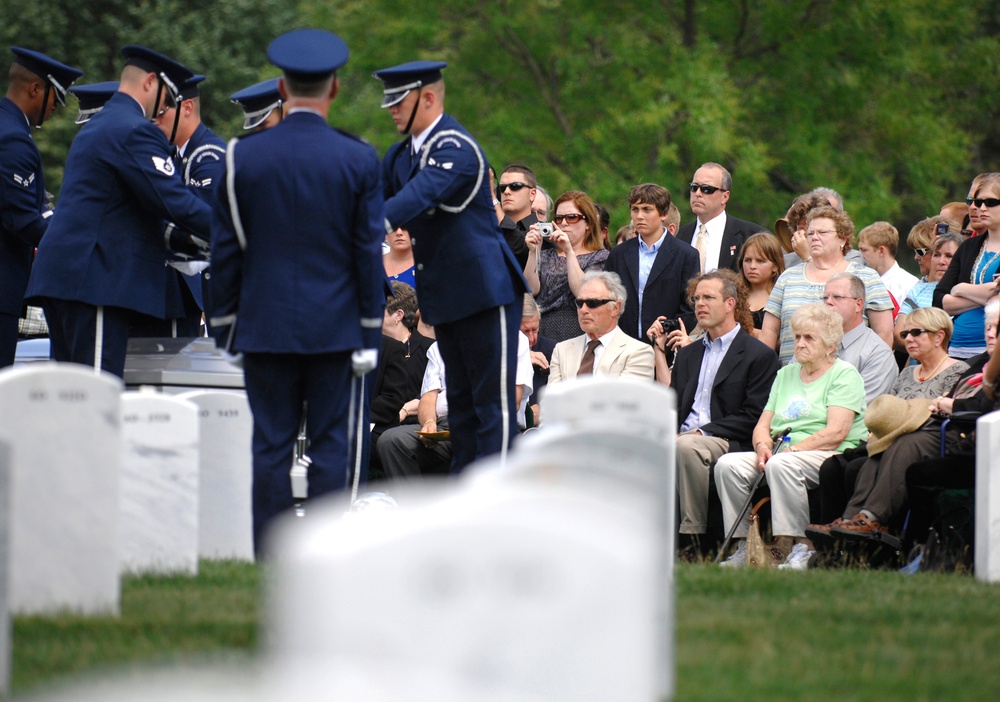 Solemn Ceremony Honors Fallen Airmen at Arlington National Cemetery