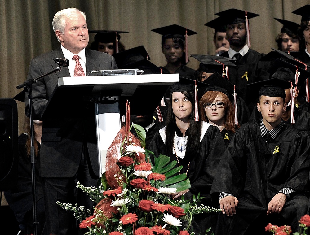 U.S. Defense Secretary Addresses Graduating Seniors in Germany
