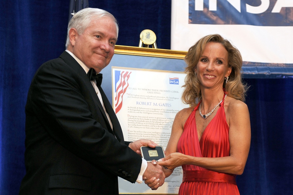 Defense Secretary Robert M. Gates Honored with Lifetime Achievement Award