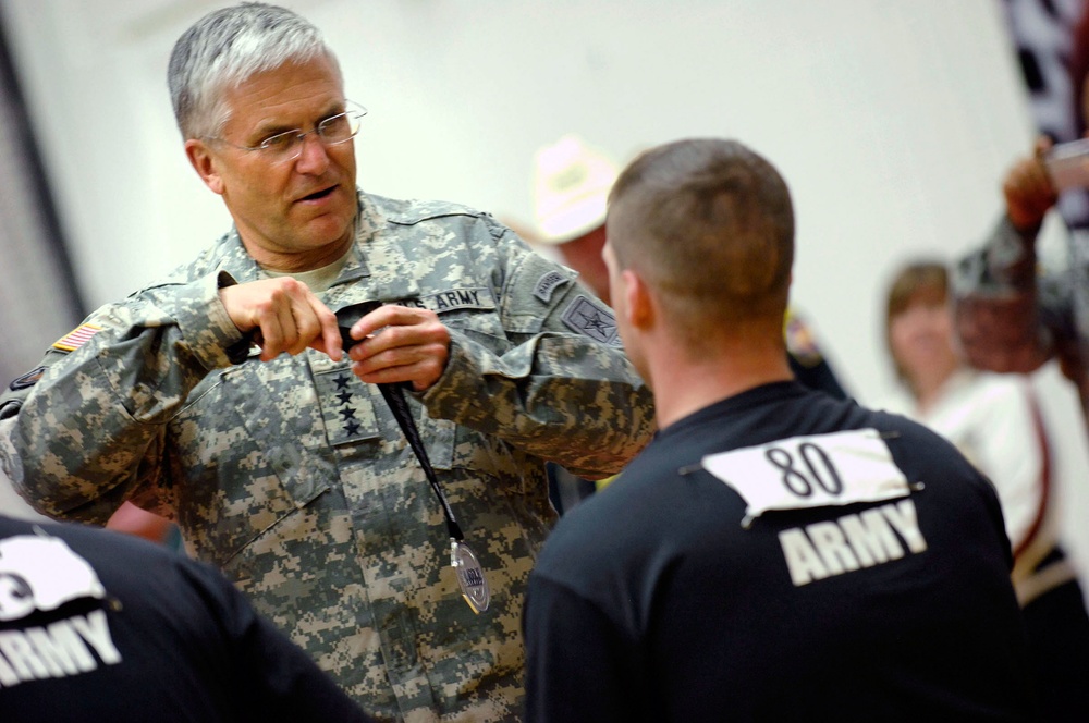 Army Chief Honors Soldier Athlete at Warrior Games
