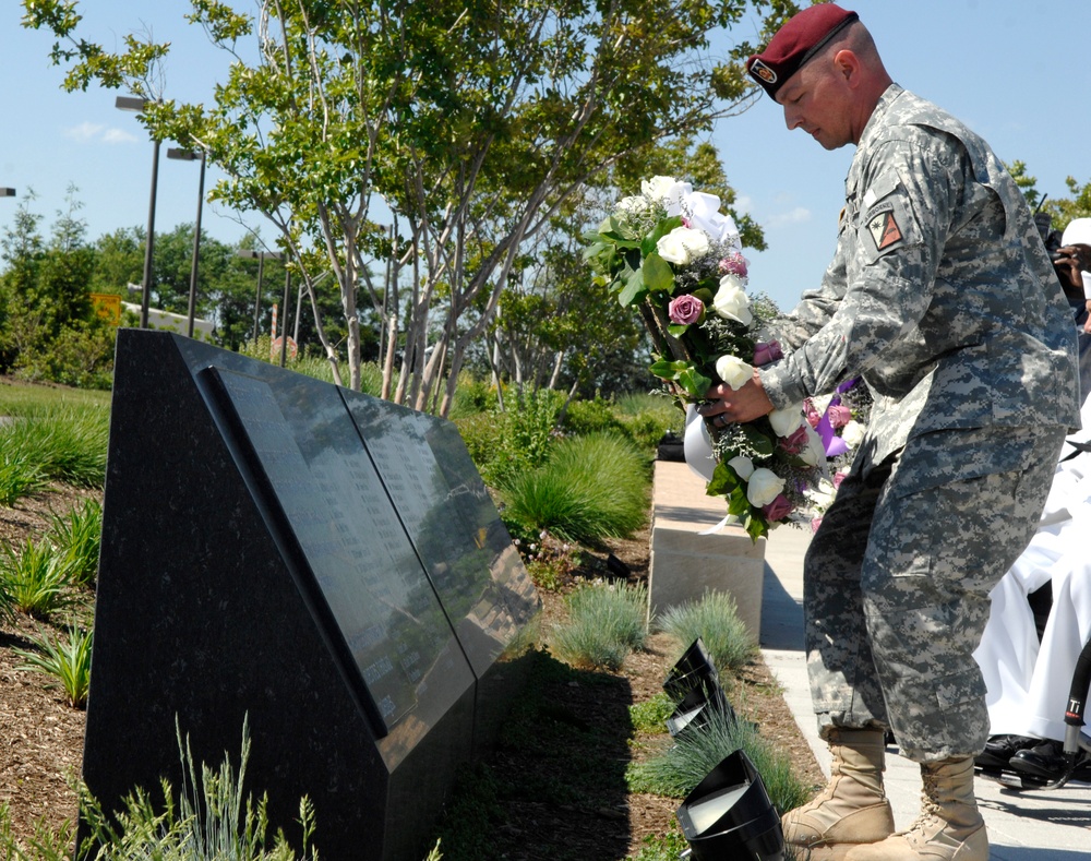 Disabled Soldier Honors 9/11 Victims at Pentagon Memorial