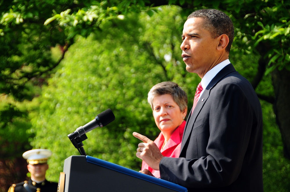Obama Welcomes New Citizens at White House Naturalization Ceremony