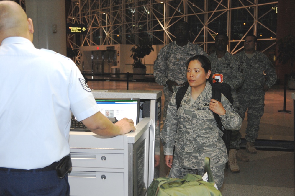 Air Force Master Sgt. Leads Troops Deploying for Afghanistan-Pakistan Hands Program
