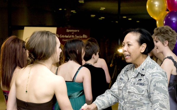 California Adjutant General Welcomes Attendees to Sisterhood of the Traveling BDUs Conference