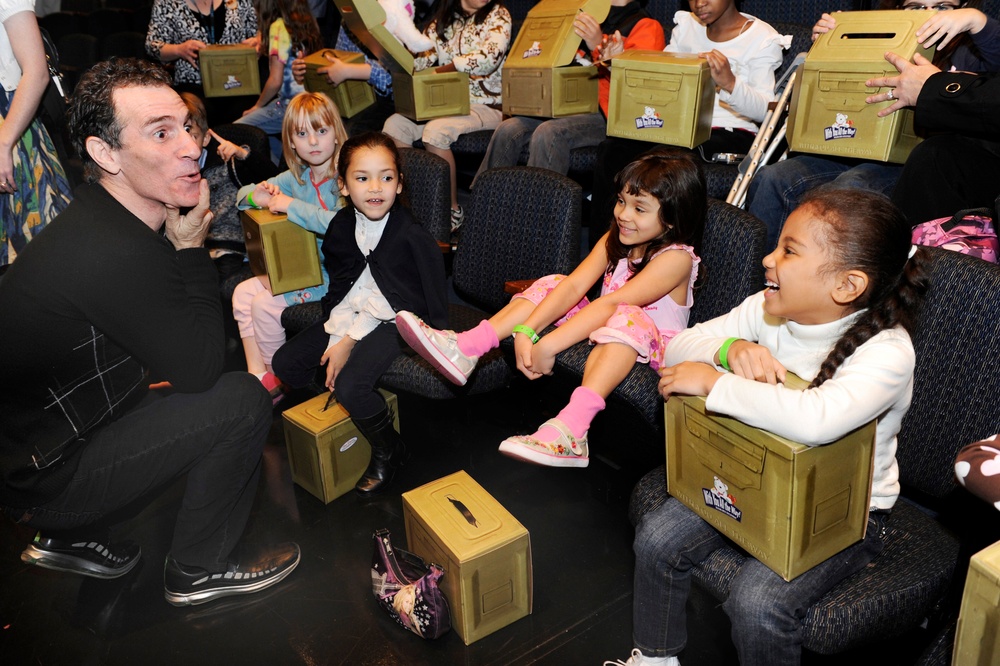 Award-Winning Author Entertains Military Children at USO Film Screening