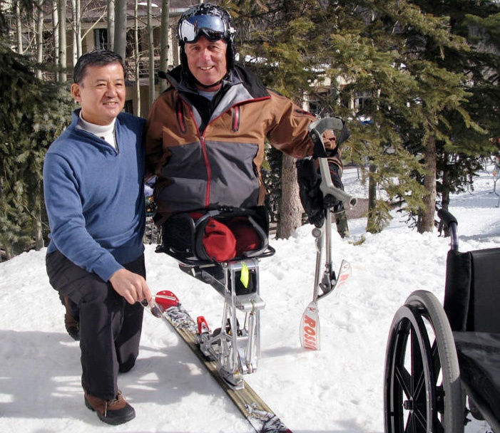 Shinseki Honors Paralympic Gold Medalist Martinson at Disabled Veterans Winter Sports Clinic