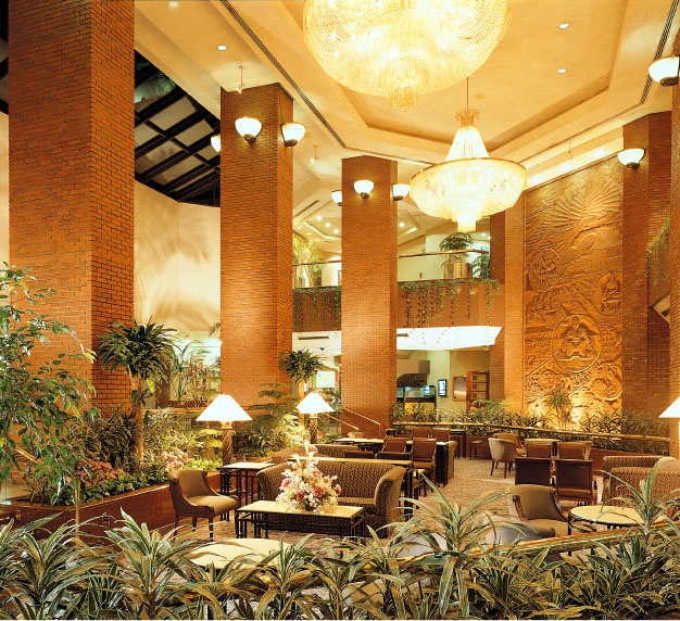 Upscale Lobby Welcomes Guests at Dragon Hill Lodge in Seoul